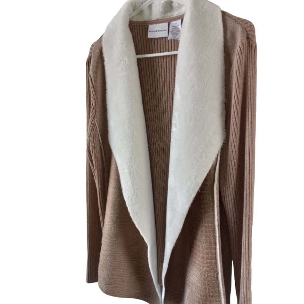 Alfred Dunner Sweater Size 10 Camel and White with faux caramel on the front